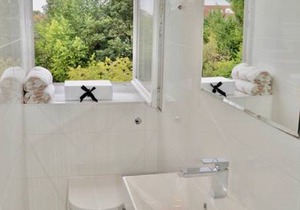 Happy Hampstead Home (sleeps 6)