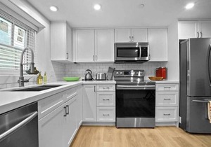 Modern Two Bedroom Suite in Stylish Kitsilano