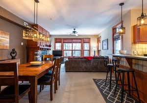 Mont-Tremblant - Tremblant-Les-Eaux 201-02