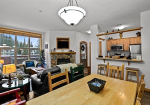 Multi Level Condo Close to Village | Access to Ski-Out Trail | Private Hot Tub | Fireplace