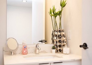 NEW Ocean Bay New Luxury Condo Sleeps 5 Parking, Coffee, AC
