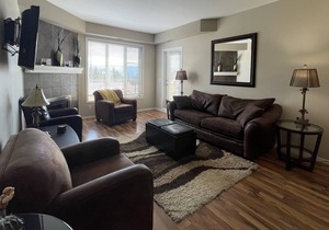 Pinnacle Pointe Resort - beautiful 2 bedroom with den suite