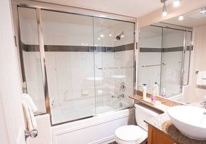 Pleasant Townhouse in Whistler Village w/Hot Tub