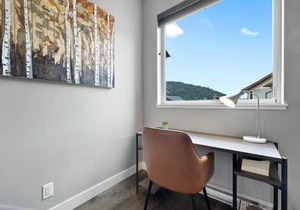 Spacious Modern Ski-in Ski-out with Hot Tub Townhouse