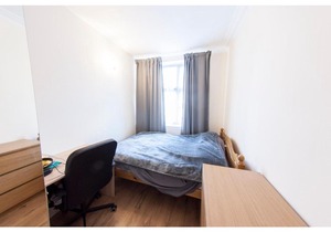 Spacious & Quiet 4BR Flat for 8 in Hampstead
