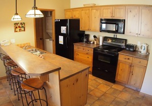 Upper level 2 bedroom condo with courtyard view and easy access to ski runs