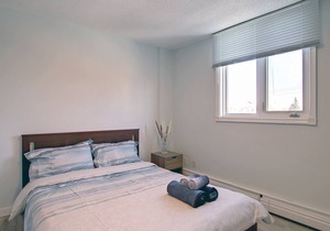 URBAN NEST Entire Cozy condo in trendy Kensington