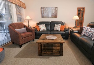 Very Attractive Large Condo. Excellent Location. Must See!