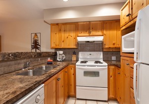 Very Attractive Large Condo. Excellent Location. Must See!