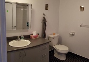 Very nice, clean and quiet double room next to downtown