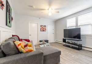 Warm & Cozy 2BR Apt with Netflix, mins from Trails, Parks & Waterfalls!