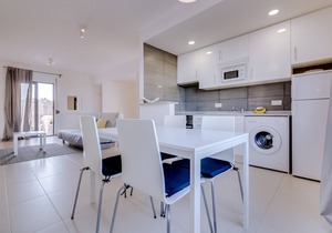 Yellow Studio Apartment