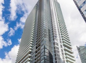 Cn | Toronto Entertainment District