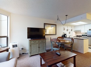 Marquise | Upper Village