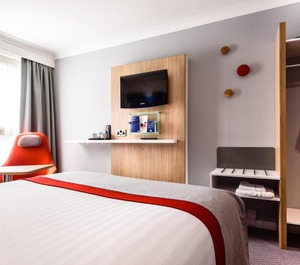 Holiday Inn Express London Airport Ihg Hotel 