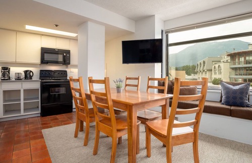 Whistler Village Condo | 1BR | Carleton Lodge | Central Village | Ski in Ski out | Whistler Mountain Base | Free Parking