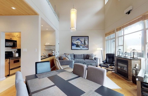Blackcomb Condo | 1BR + Loft | Glacier Lodge | King Bed | Near Gondola | Private Balcony | Free Ski Valet