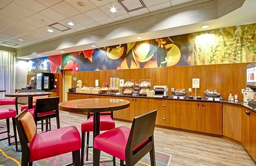 Guelph Hotel | 2-Star Hotel ∙ Fairfield Inn & Suites by Marriott Guelph