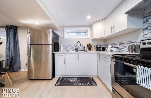Northeast Edmonton Apartment | 750 m² Apartment ∙ 1 bedroom ∙ 4 guests