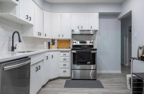 Highland Park Apartment | Apartment ∙ 2 bedrooms ∙ 4 guests
