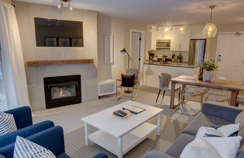 Whistler Condo | Aspens #548 Prime Ski-in Ski-out Location! Top Floor Unit, Pool, Hot tubs, BBQ