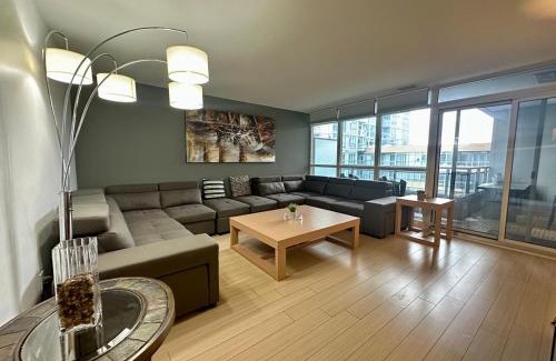 CityPlace Apartment | Corner suite Courtyard view 4 real beds