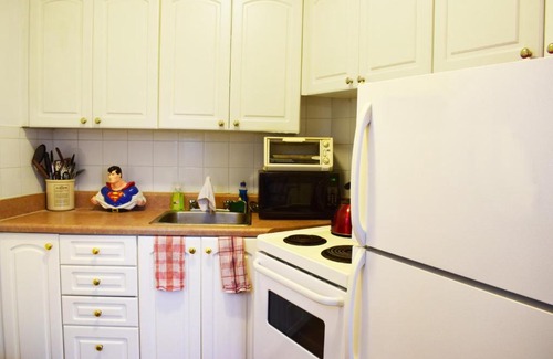 Bay Cloverhill Apartment | Cosy 1 Bedroom Flat in Yorkville