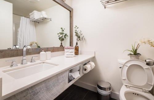 Whistler Creekside Apartment | Cozy Creek Den - Studio w Hot Tub and Pool