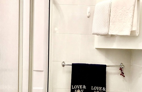 Steveston House | Cozy Entire One Bedroom With Free wifi