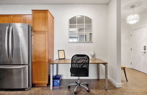 Mission District Condo | Downtown River Condo: AC, near Saddledome, Free Underground Parking
