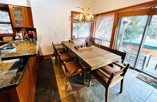 Village North House | Executive Townhouse with PRIVATE Hot Tub. Professionally Managed + Cleaned