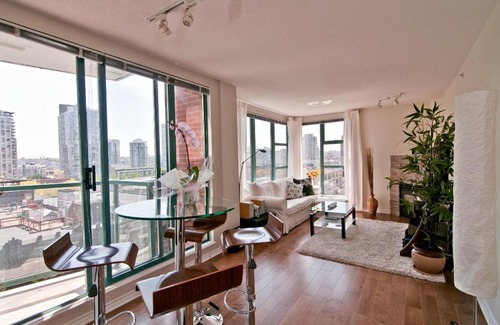 Yaletown Apartment | Heart of Yaletown downtown Vancouver