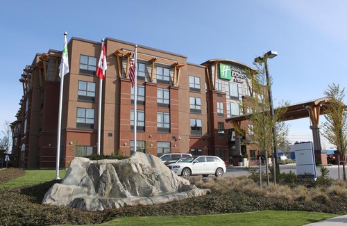 Richmond Hotel | Holiday Inn Express & Suites Riverport Richmond, an Ihg Hotel