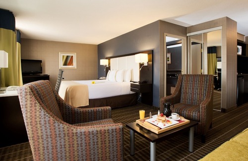 Mississauga Hotel | Holiday Inn Hotel & Suites Mississauga, an IHG Hotel