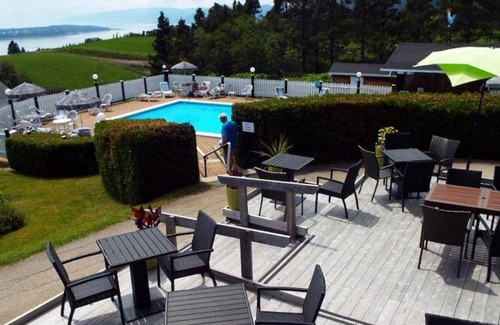 Les Eboulements Hotel | Hotel ∙ 3 bedrooms ∙ 10 guests