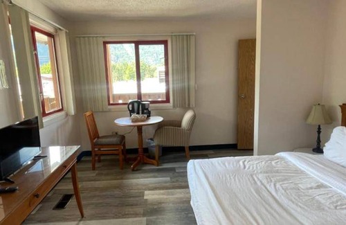 Bella Coola Hotel | Hotel ∙ 5 guests