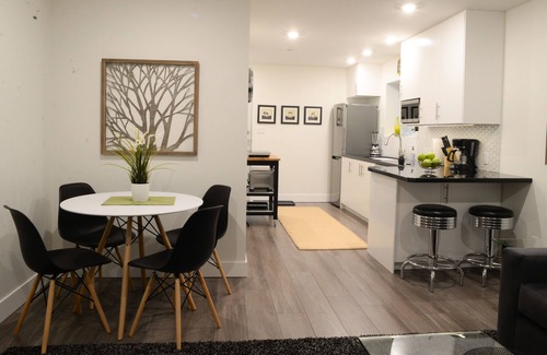 Kitsilano House | Kitsilano Oasis: Quiet and Spotlessly Clean Garden Suite with King Bed ★ ★ ★ ★ ★