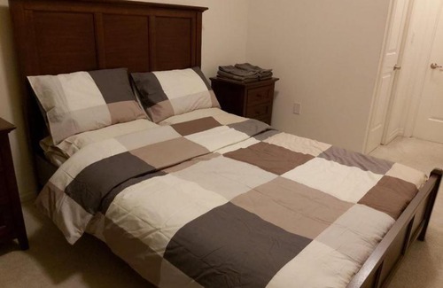 Grimsby Apartment | lake house