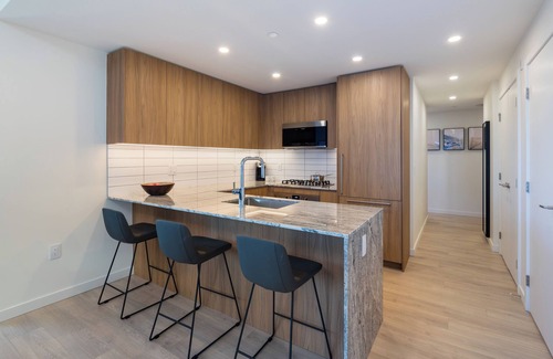 Richmond City Centre Apartment | Level Richmond- Three Bedroom Suite