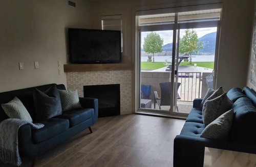 North End Condo | Luxury Lake Front 3 bed 2 bath