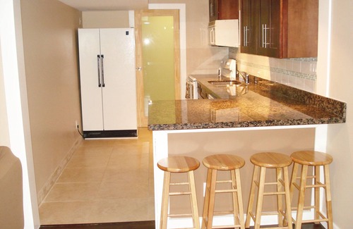Pemberton Heights House | Modern 2 bedroom, den, and 1.5 bathroom