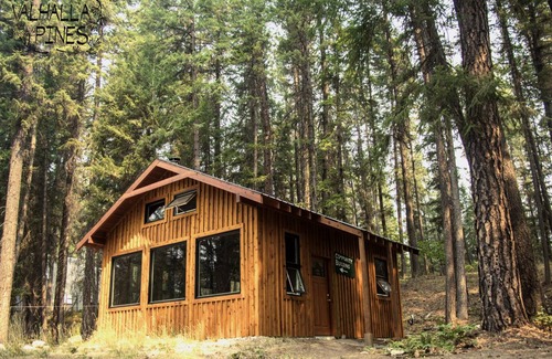 Slocan Park House | Motel ∙ 13 guests