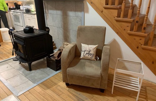 Bardsville Cabin | Muskoka 4 season escape for friends & family
