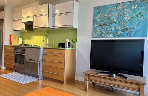 Strathcona Apartment | One Bed Apartment in Downtown Vancouver: Modern Comfort Meets City Vibes!