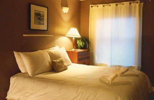 Regional District of Nanaimo Hostel | Painted Turtle Guesthouse (Hostel)