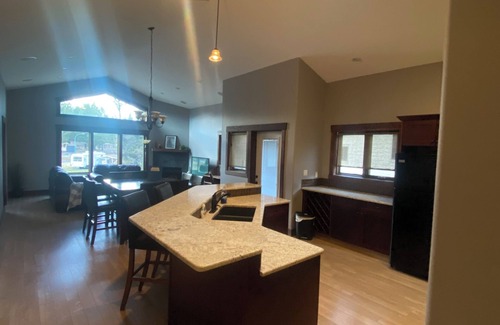 East Kootenay House | Prestige Family Home in Radium Hot Springs