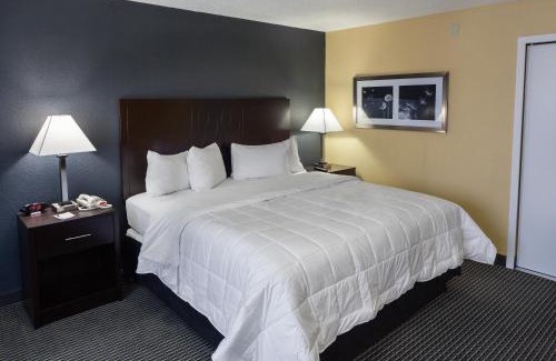 Holiday City Hotel | Quality Inn Montpelier
