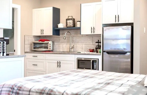 Shawnigan Lake Apartment | Rain Coast Retreat at Shawnigan Lake