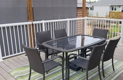 Greenwater Lake House | Relaxing 5 bedroom cabin at Greenwater Lake