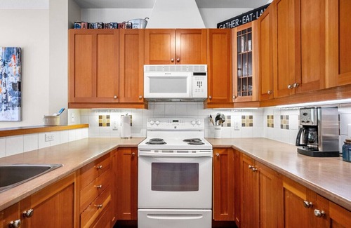 East Kootenay Apartment | Riverbend Retreat | Hot Tub | Pools | Pets | Creek